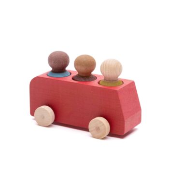 Lubulona - bus rosso in legno con 3 figure