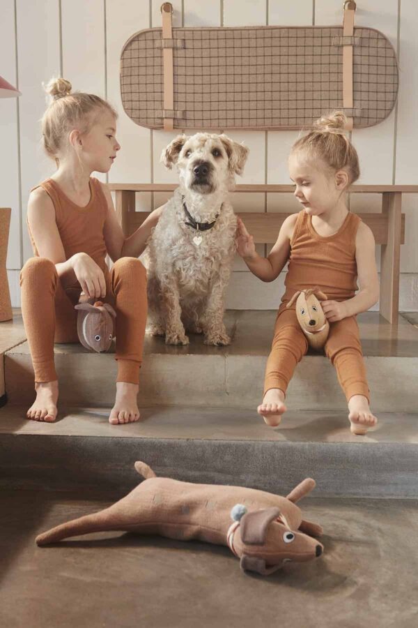 OYOY Kissen Hunsi mit Welpen (3)