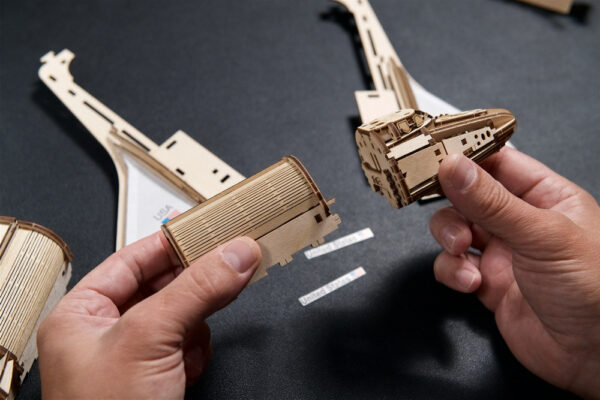 UGEARS NASA-Raumfähre Discovery – 3D-Holzmodell im Maßstab 1:96 – Bild 9