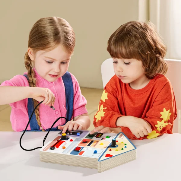 TOPBRIGHT – 1212162024DE - Busy Board House – Licht-Schalter-Haus für Kleinkinder